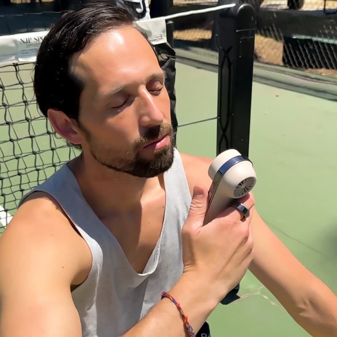 BreezeMe - Icy Cold Fan